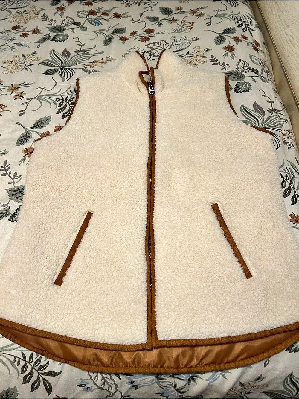 Sherpa Vest in Cream & Brown Like New